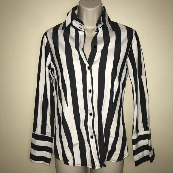 Zara Tops - EUC 💜 ZARA | Gray + White Stripe Buttondown Top